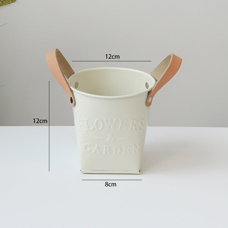 Pots en métal pour lettres de jardin