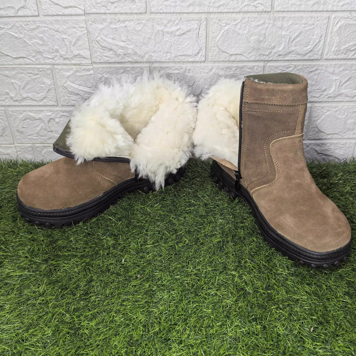 Outdoor Pure Wool Labor Protection Shoes Fleece-lined Thick Fur Integrated Short Boots