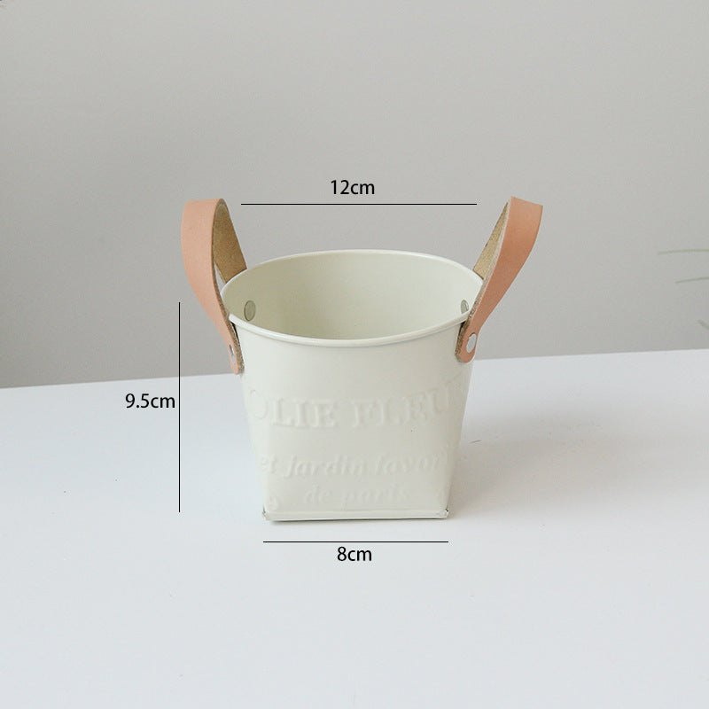 Pots en métal pour lettres de jardin