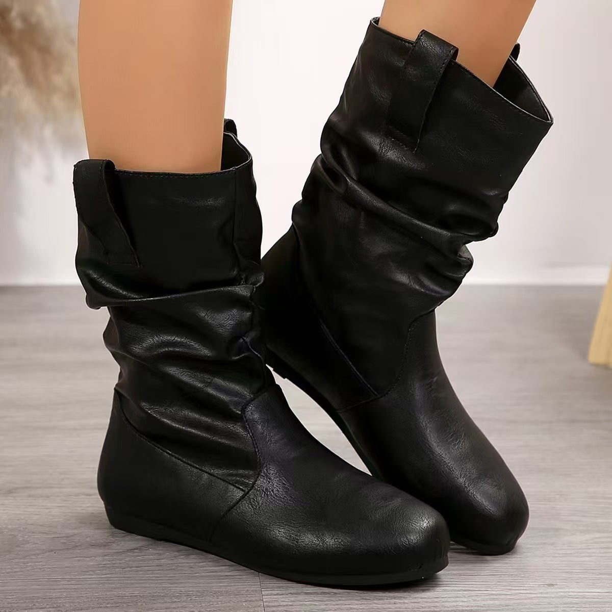 Large Size Flat Bottom Stitching Round Head Middle Boots