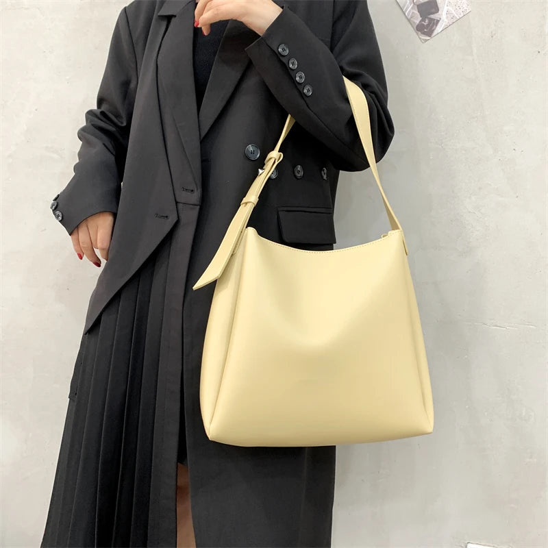 LEFTSIDE Fashion Leather Tote Bag For Women 2023 Tend Female Simple Large High Capacity Shoulder Side Bag Handbags And Purses