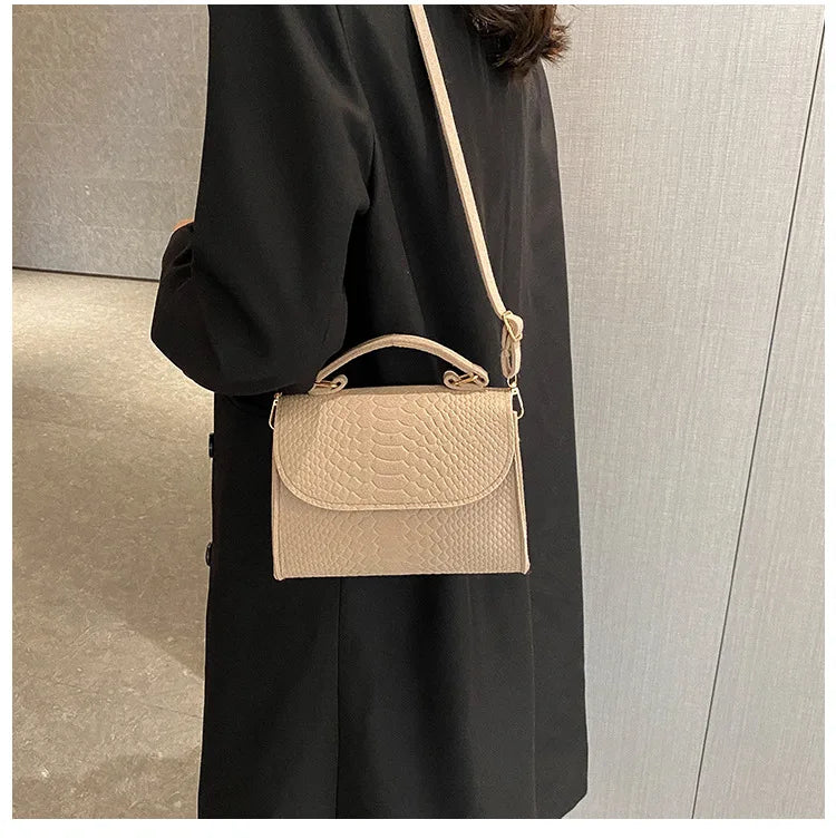 Fashion Women's Korean Popular Felt Crocodile Pattern Indentation High-quality Texture Temperament Versatile Square Shoulder Bag