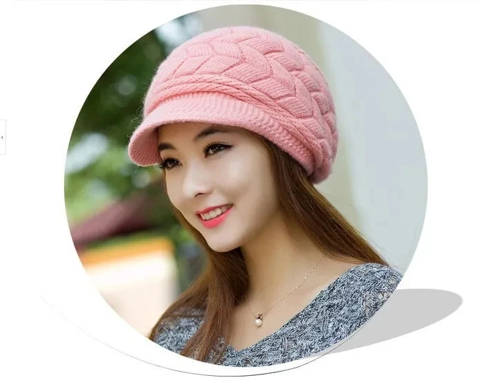 Vente chaude femmes chapeau d'hiver en peluche fourrure doublé garder au chaud bonnet mode fourrure de lapin tricoté chapeaux pour femme en plein air casquette résistant au froid