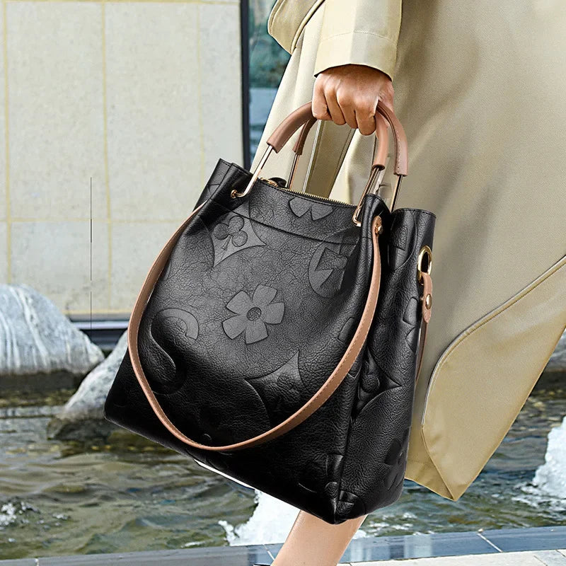 New Bucket Bag Outdoor Versatile Luxury Fashion Embossed Handbag Large Capacity Mother and Child Shoulder Bag