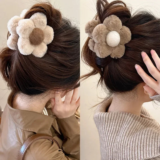 Fashionable Autumn and Winter Large Shark Clip Plush Flower Hair Clip Simple Hair  Crab Claw Hair Accessories