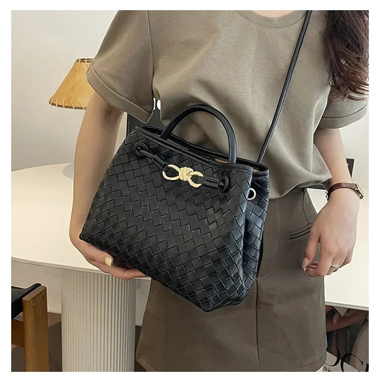 High end, large capacity handbag, women's simple woven bag, practical and versatile single shoulder crossbody bag