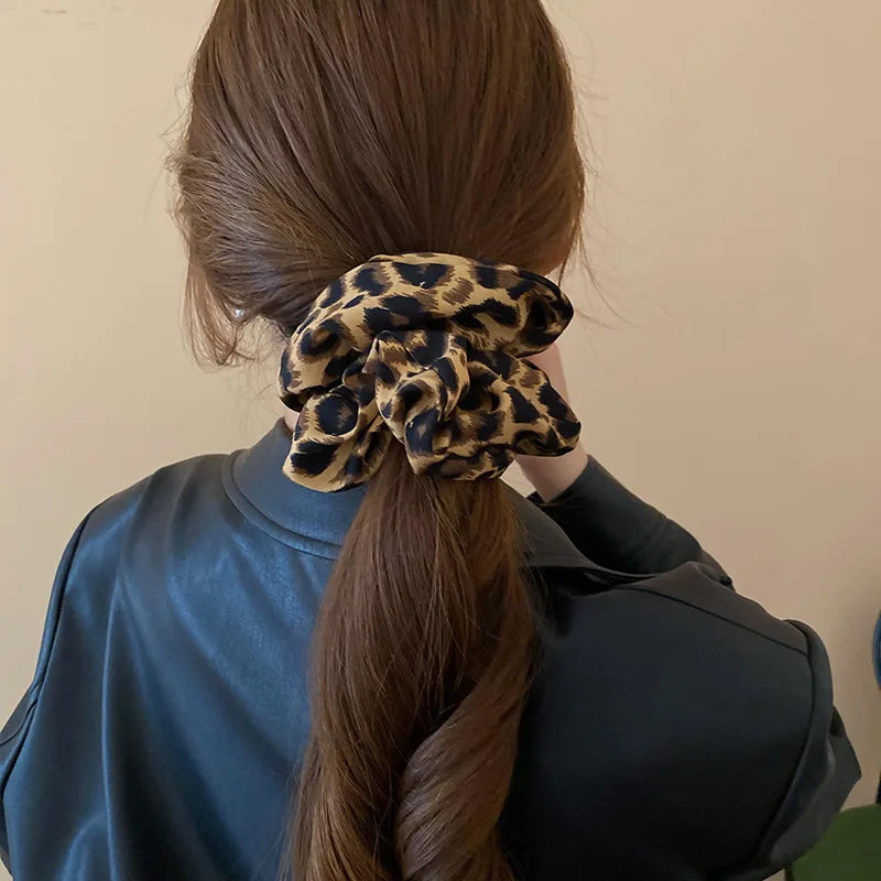 Retro Leopard Print Hair Scrunchie Ponytail Elastic Stretchy Hair Band Rope for Women Girls Creative Fashion Hair Accessory