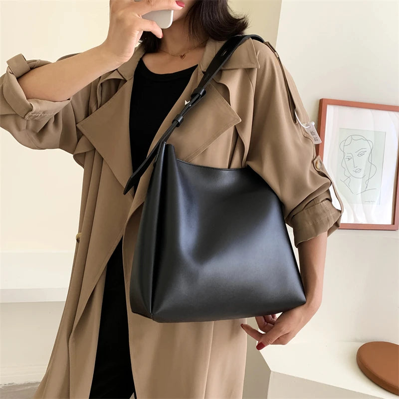 LEFTSIDE Fashion Leather Tote Bag For Women 2023 Tend Female Simple Large High Capacity Shoulder Side Bag Handbags And Purses