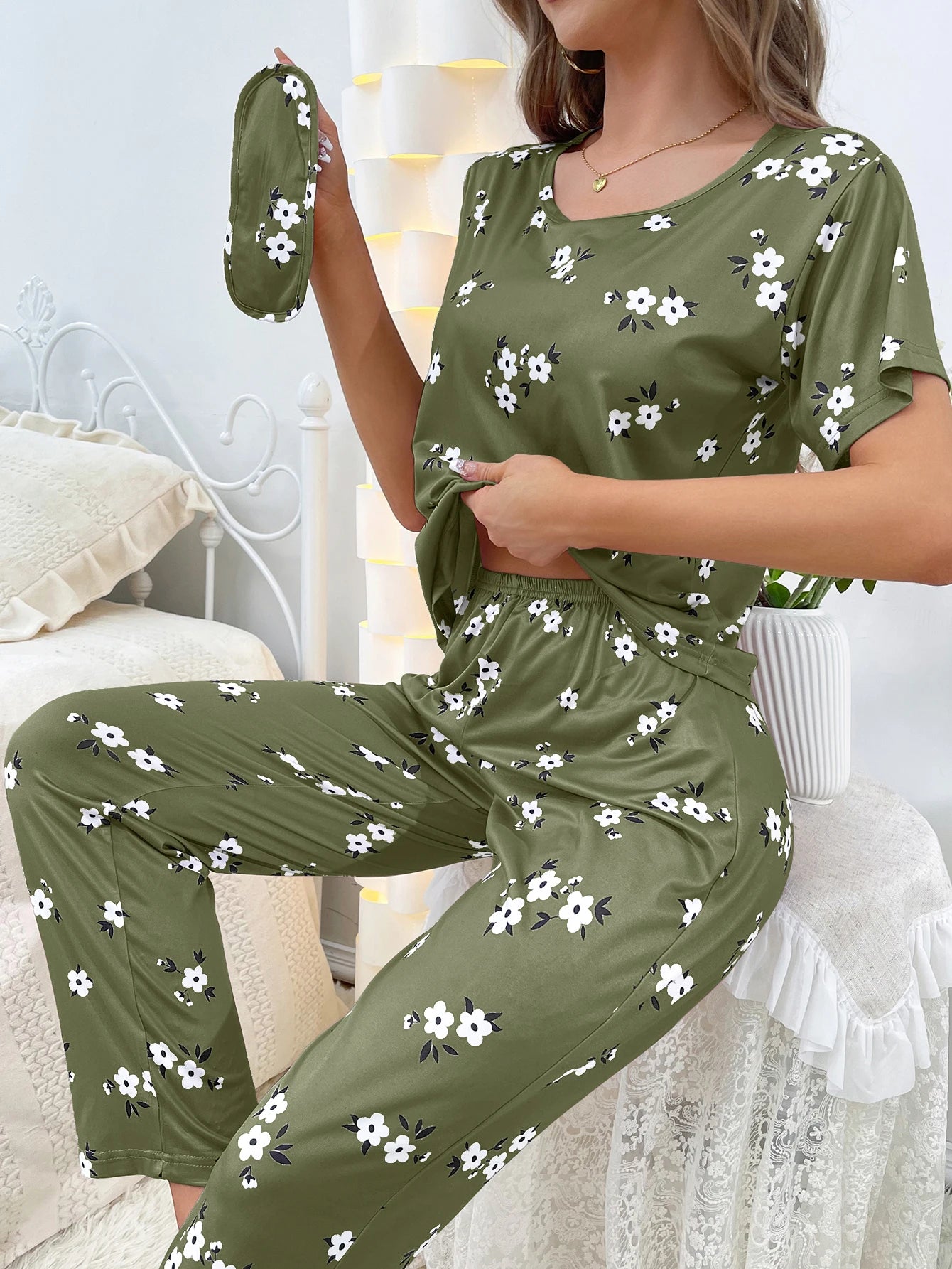 Nouveaux pyjamas à manches courtes pour femmes, vêtements de maison, motif d'amour, décontractés et confortables