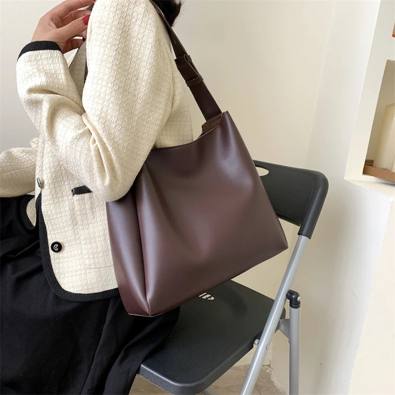 LEFTSIDE Fashion Leather Tote Bag For Women 2023 Tend Female Simple Large High Capacity Shoulder Side Bag Handbags And Purses