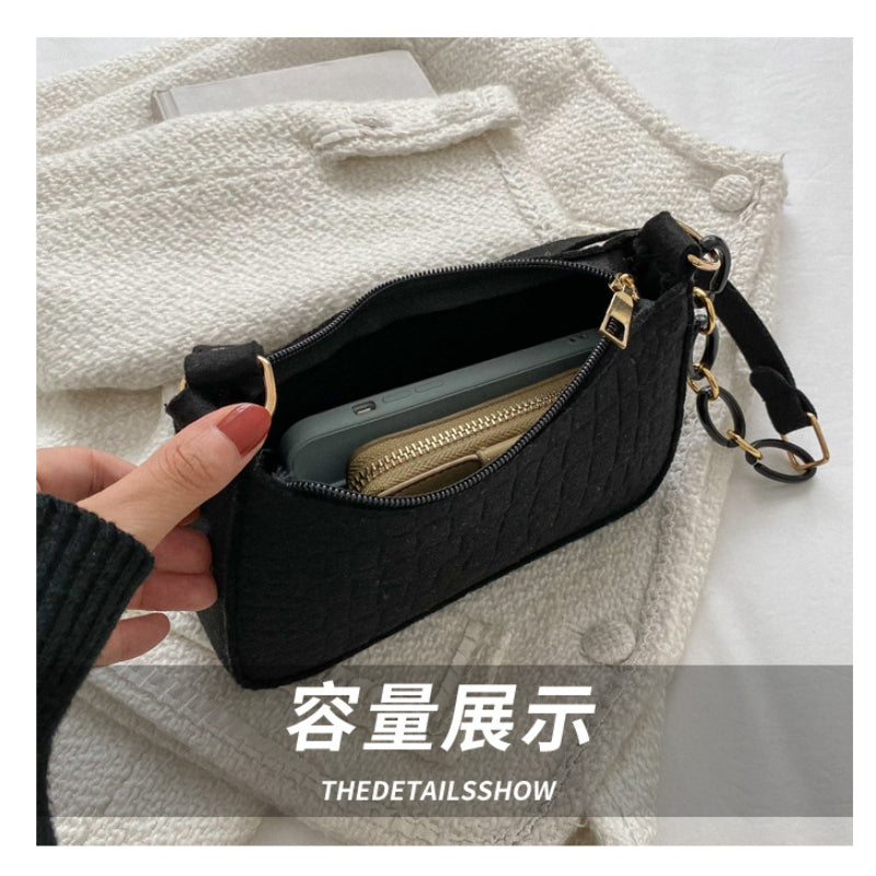 Fashion Felt Shoulder Bags for Women Women's Subaxillary Bag Design Advanced Texture Armpit Handbags Purses Crescent Saddle Bag