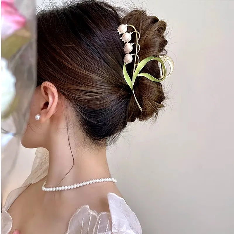 Women Elegant Flowers Hollow Geometric Metal Hair Claw Vintage Temperament  Hair Clips Sweet Hairpin Fashion Hair Accessories