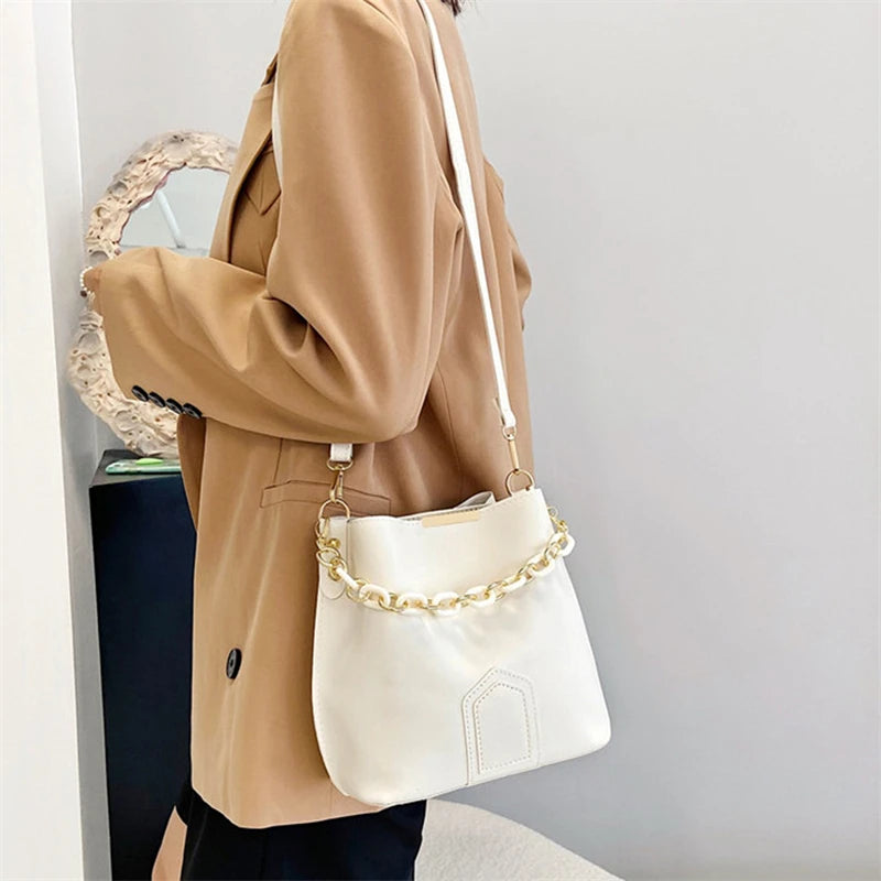 Sac fourre-tout rétro élégant en chaîne pour femme, sac à main portable en cuir PU avec chaîne, sac messager à bandoulière simple pour voyage