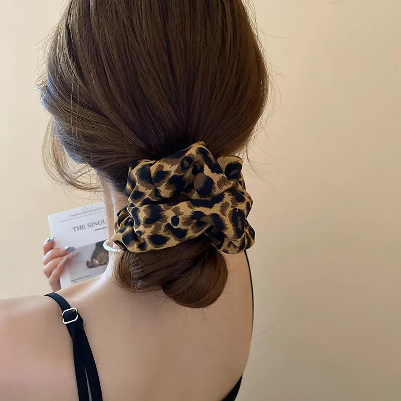 Retro Leopard Print Hair Scrunchie Ponytail Elastic Stretchy Hair Band Rope for Women Girls Creative Fashion Hair Accessory