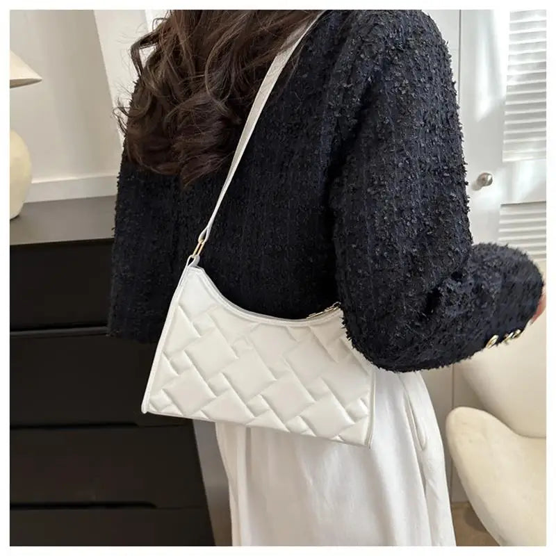 Retro Fashion Underarm Bag Niche Portable Leather Shoulder Bag For Women High-End Texture Solid Color Crescent Handbags 2023 New