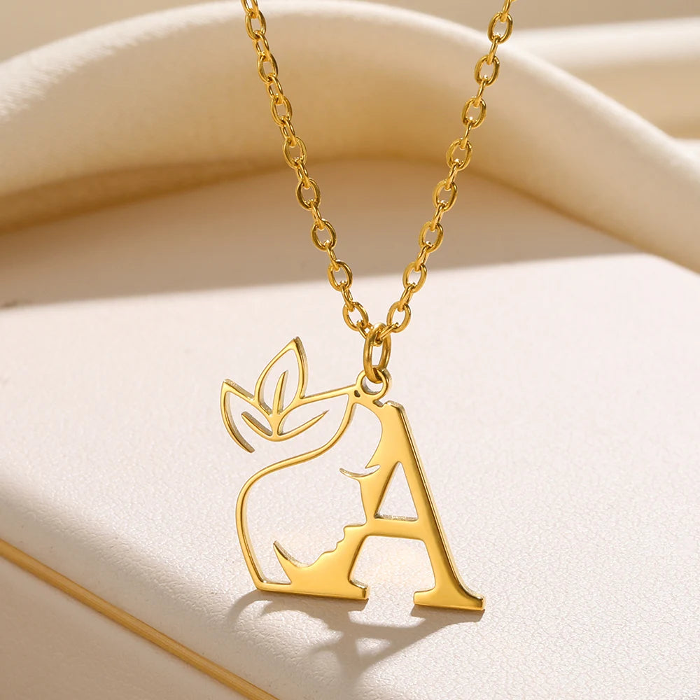 Collier avec initiale en forme de fleur de beauté pour femme et fille, cadeau en acier inoxydable, pendentif en forme de lettre de couleur or, collier ras du cou, bijoux de l'alphabet