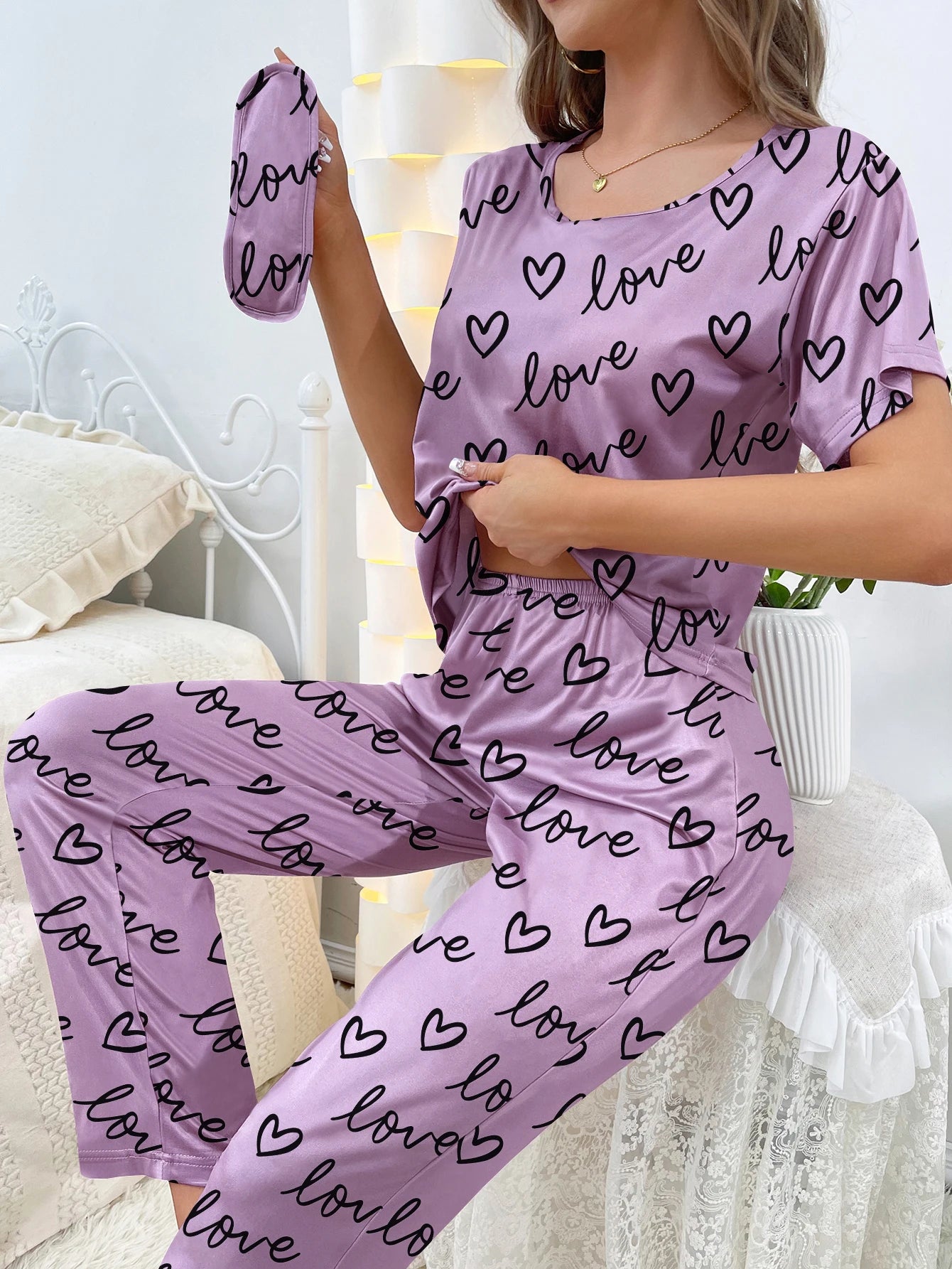 Nouveaux pyjamas à manches courtes pour femmes, vêtements de maison, motif d'amour, décontractés et confortables