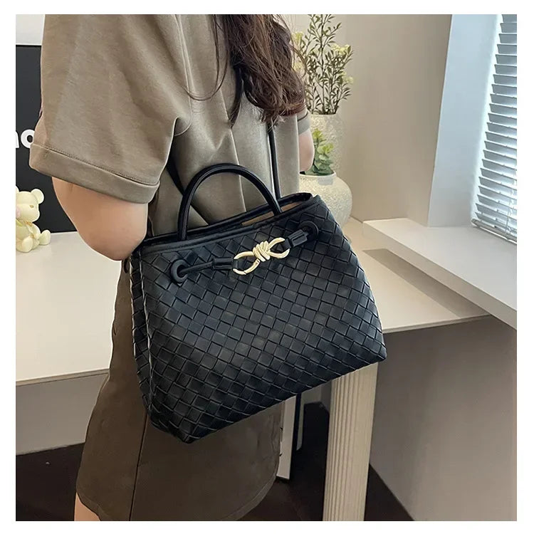 High end, large capacity handbag, women's simple woven bag, practical and versatile single shoulder crossbody bag