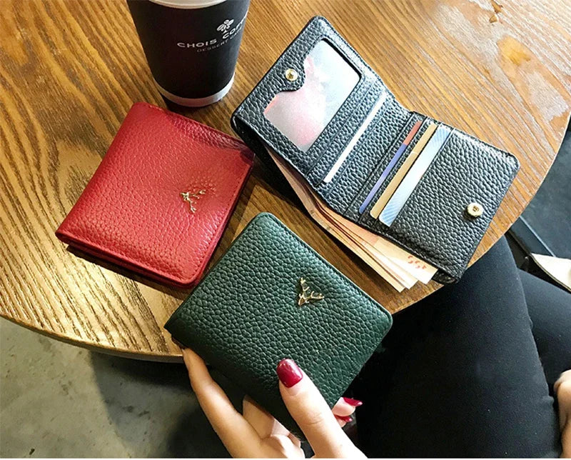 Cowhide Women's Purses Short Thin Small Wallet Chic Christmas Deer Button Ladies Genuine Leather Card Holder Wallet Coin Purse