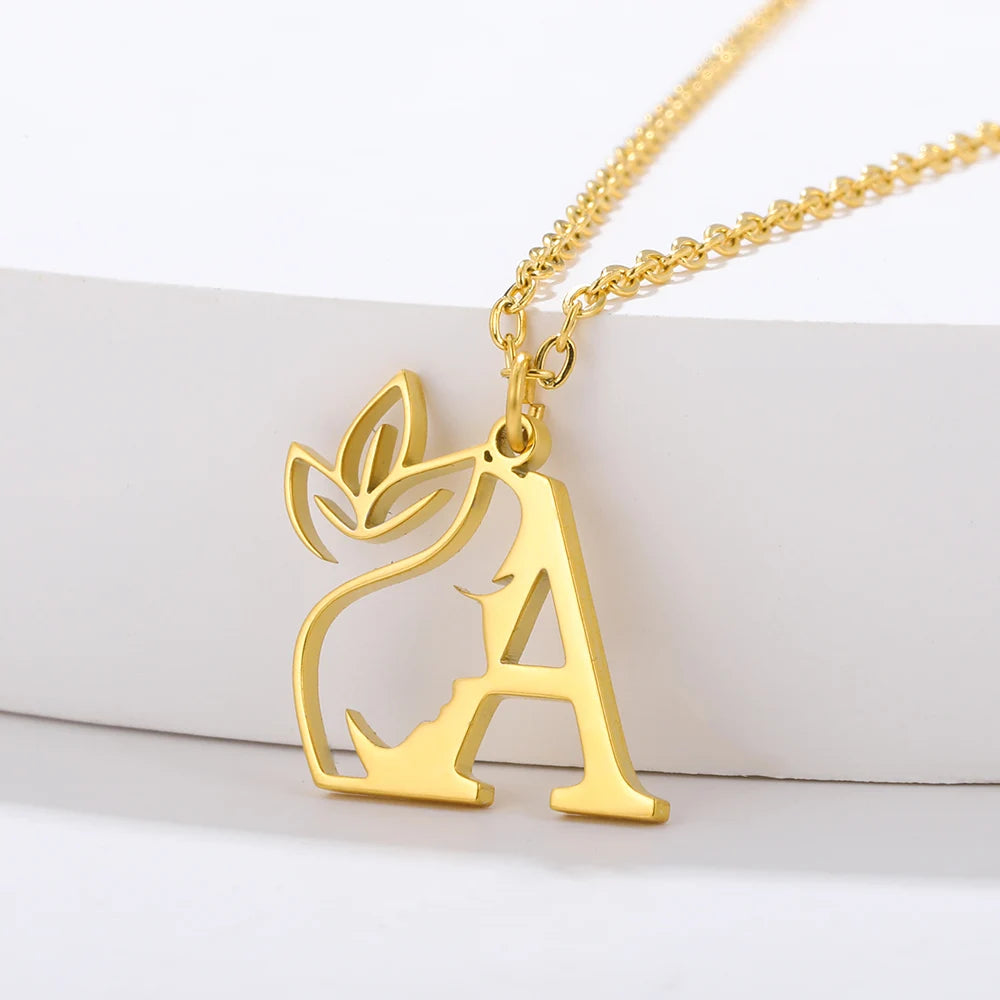 Collier avec initiale en forme de fleur de beauté pour femme et fille, cadeau en acier inoxydable, pendentif en forme de lettre de couleur or, collier ras du cou, bijoux de l'alphabet