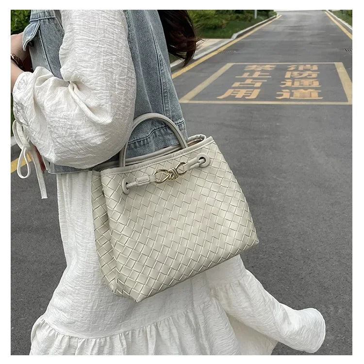 High end, large capacity handbag, women's simple woven bag, practical and versatile single shoulder crossbody bag