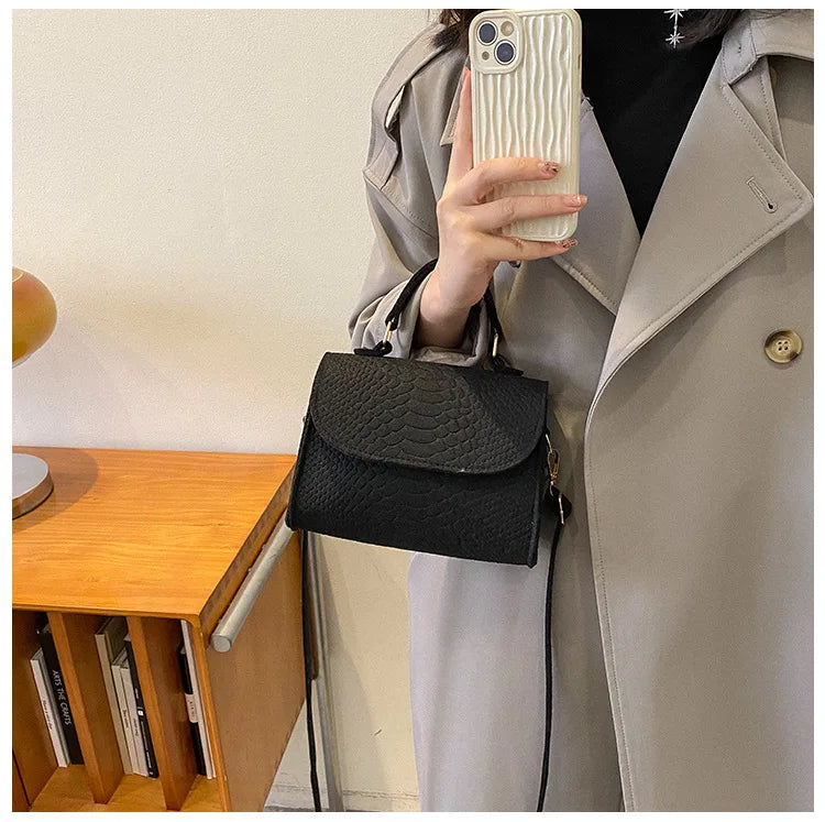 Fashion Women's Korean Popular Felt Crocodile Pattern Indentation High-quality Texture Temperament Versatile Square Shoulder Bag