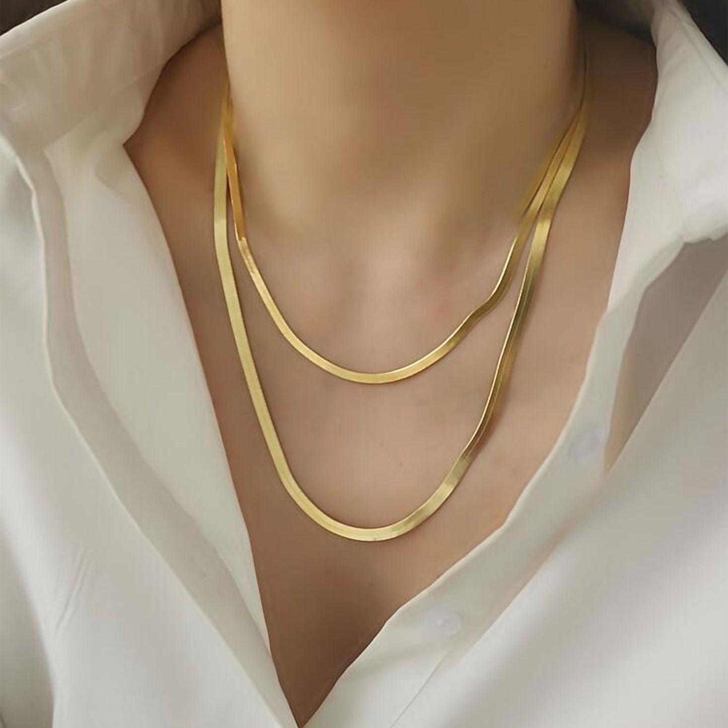 Un collier chaîne plaquée or chaîne en os clavicule collier pour femme collier simple à la mode pour collier de perles avec breloques