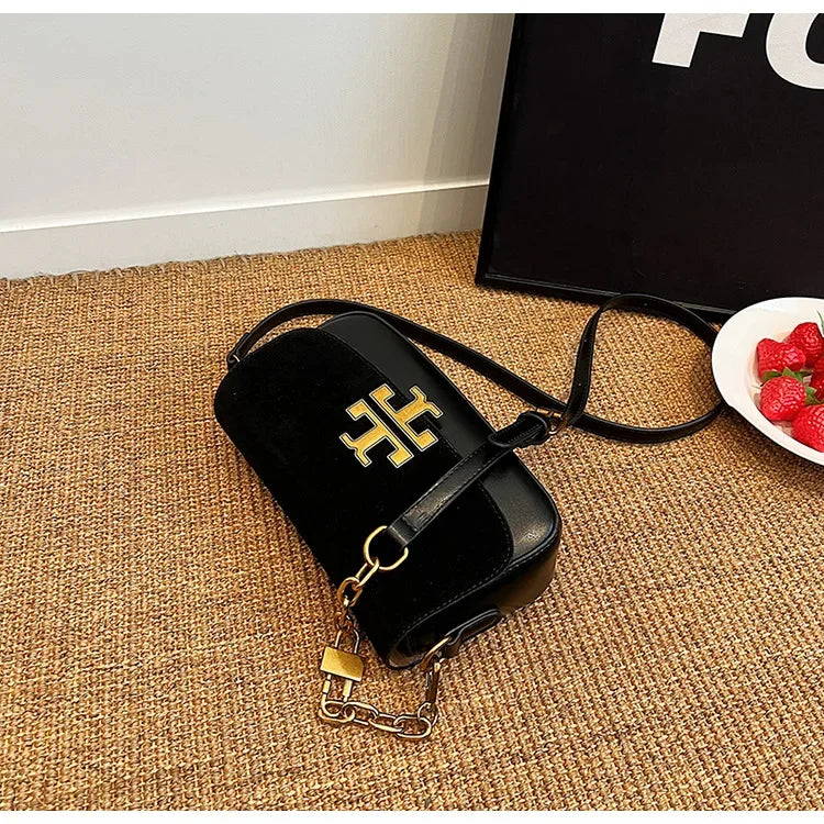 French niche 2024 new bag autumn and winter retro shoulder armpit senior fashion crossbody bag simple small square bag