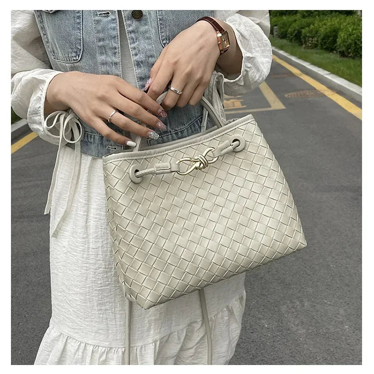 High end, large capacity handbag, women's simple woven bag, practical and versatile single shoulder crossbody bag