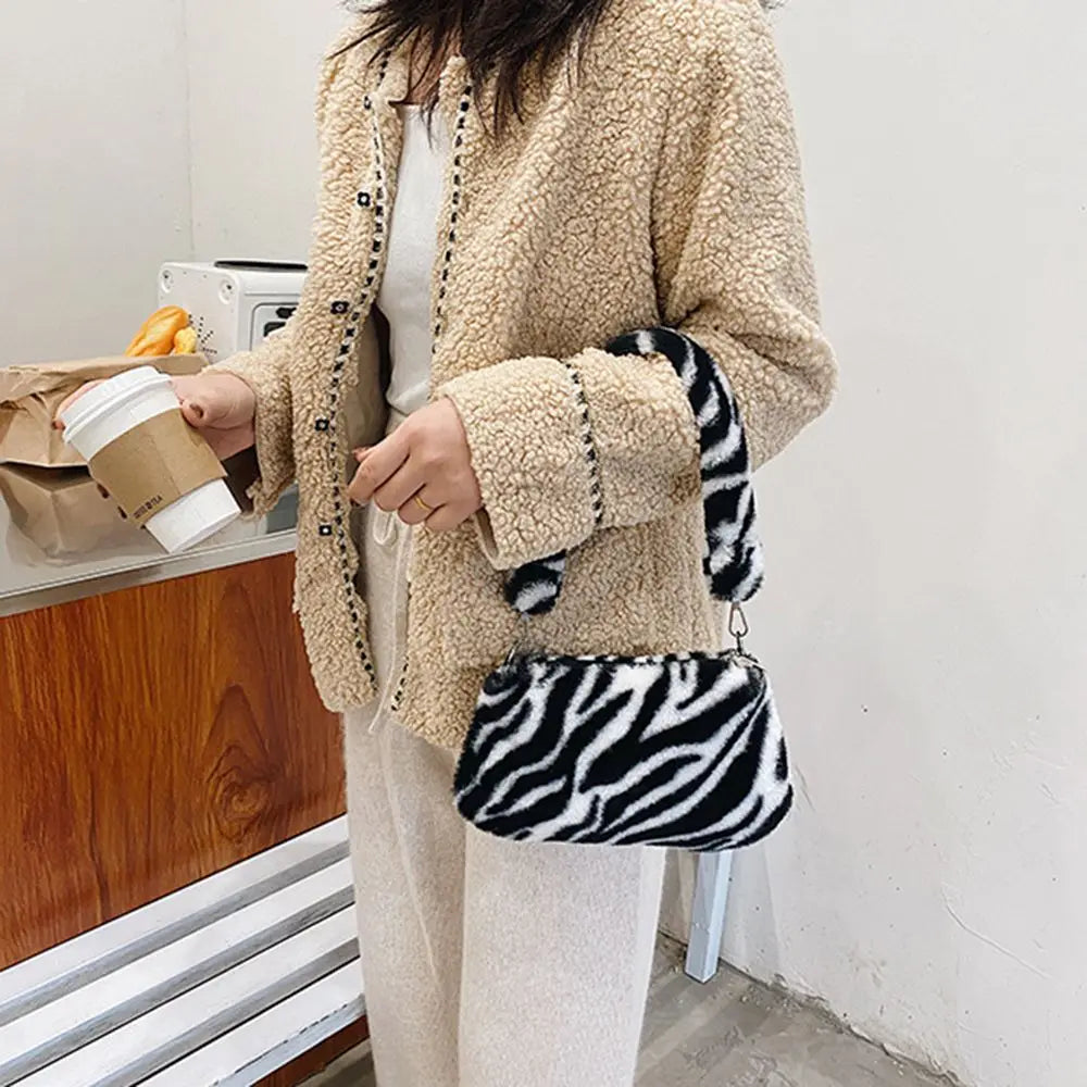 New Women's Casual Shoulder Bag Animal Print Leopard Plush Lady Shoulder Underarm Bag Female Messenger Bag Crossbody Bags