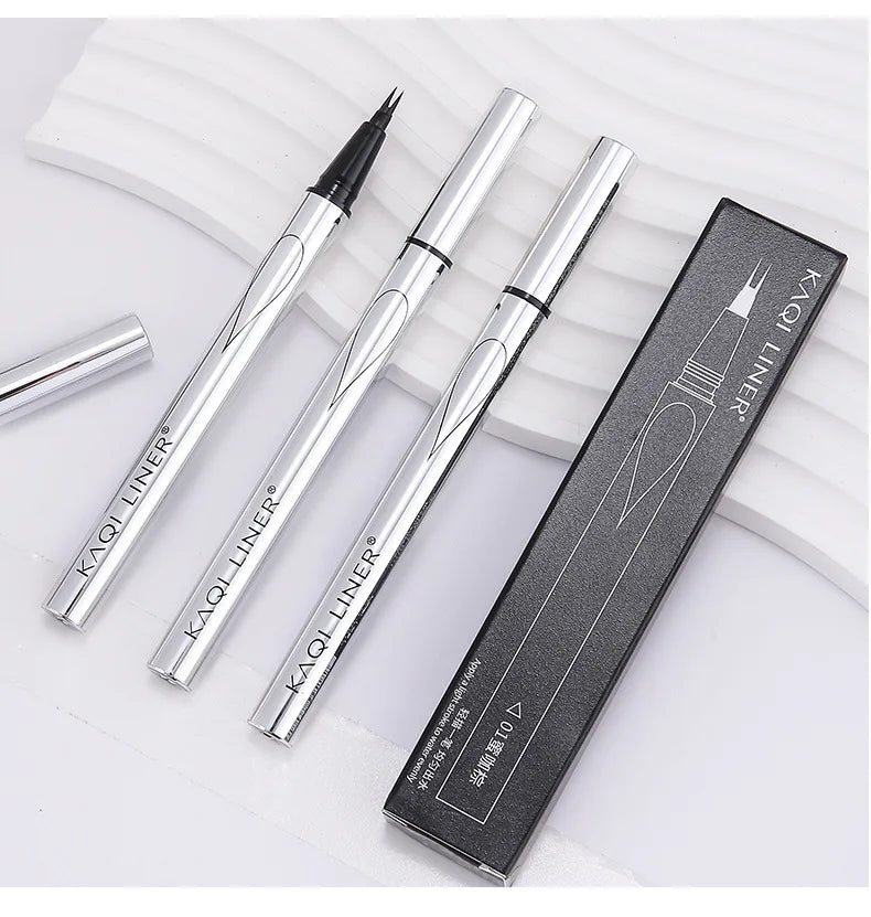 Crayon à sourcils microblading étanche avec applicateur à 2 pointes micro-fourchettes Les crayons à sourcils liquides créent des sourcils d'apparence naturelle