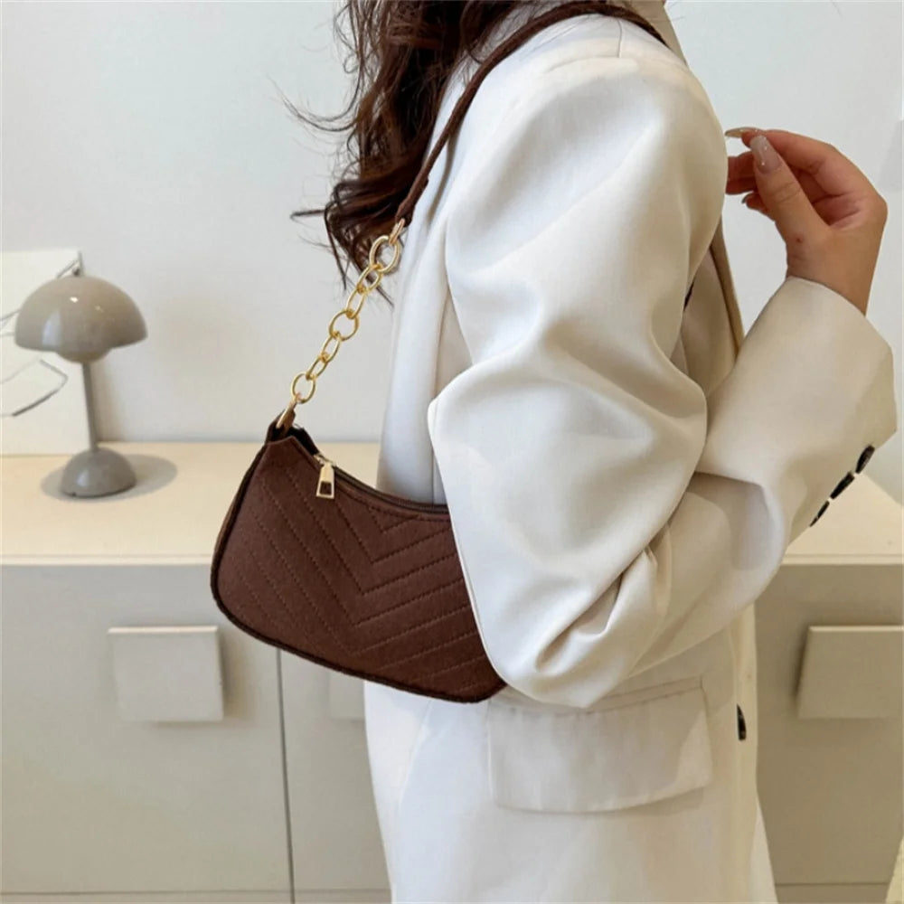 Mini sacs à bandoulière en feutre pour femmes 2023 Sacs sous les bras pour femmes Texture Couleur unie Sacs à main décontractés Sac léger pour femme Pochette