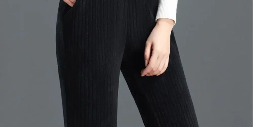 2024 Winter Fleece-lined Thickened Warm Women's Pants Harman Mothers Casual Loose Fit Straight Leg Pants Outerwear