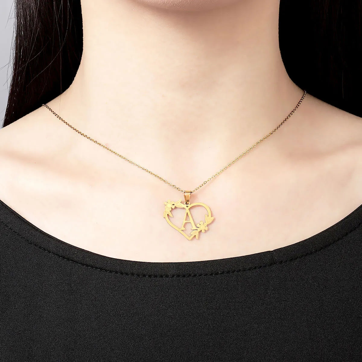 Collier avec pendentif délicat en forme de cœur et de fleur pour femme et fille, couleur qui ne se décolore jamais, en acier inoxydable, bijoux avec nom et alphabet