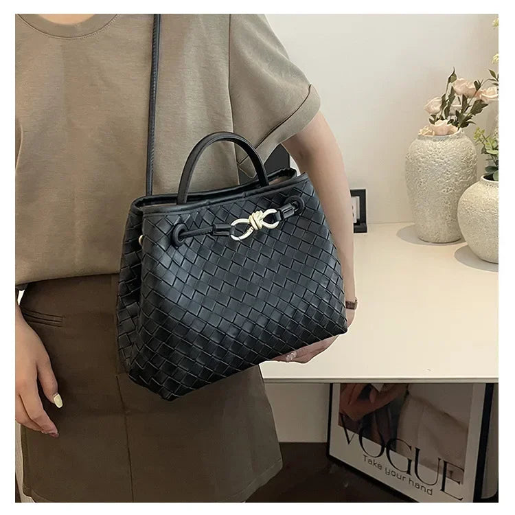 High end, large capacity handbag, women's simple woven bag, practical and versatile single shoulder crossbody bag