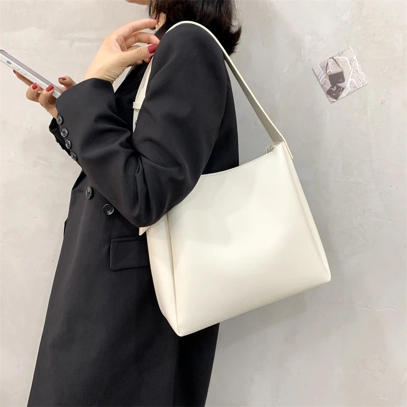 LEFTSIDE Fashion Leather Tote Bag For Women 2023 Tend Female Simple Large High Capacity Shoulder Side Bag Handbags And Purses