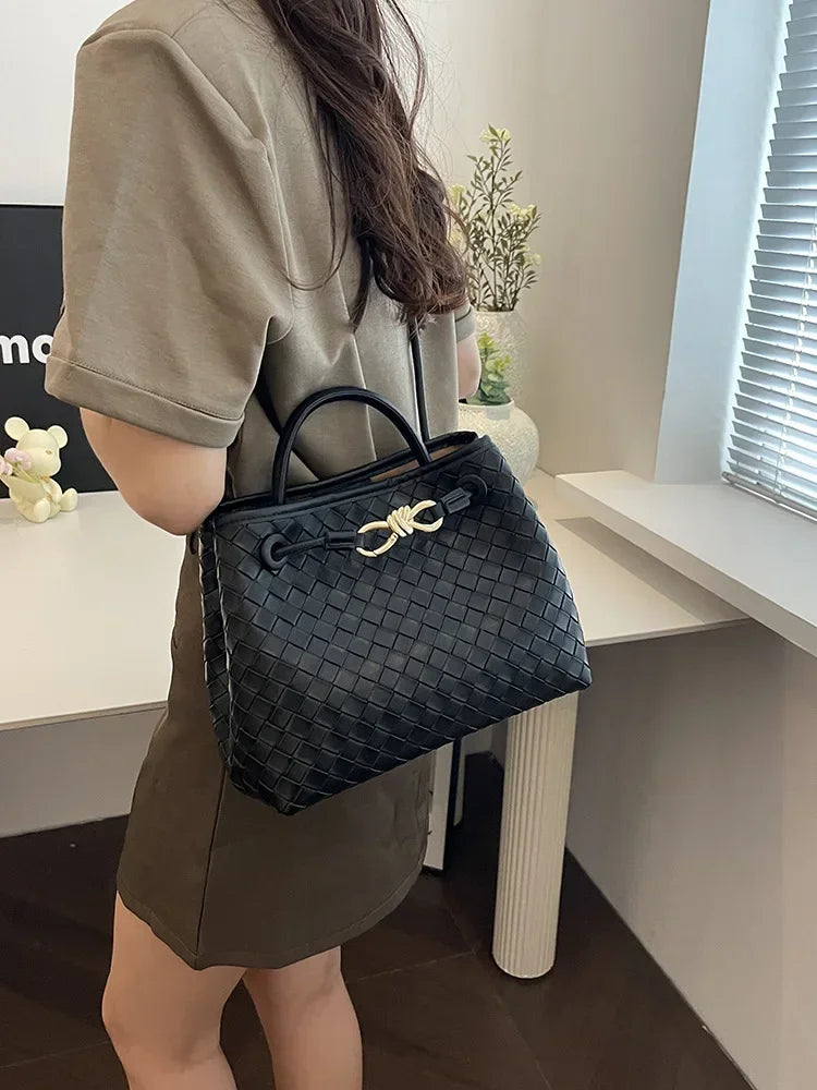 High end, large capacity handbag, women's simple woven bag, practical and versatile single shoulder crossbody bag