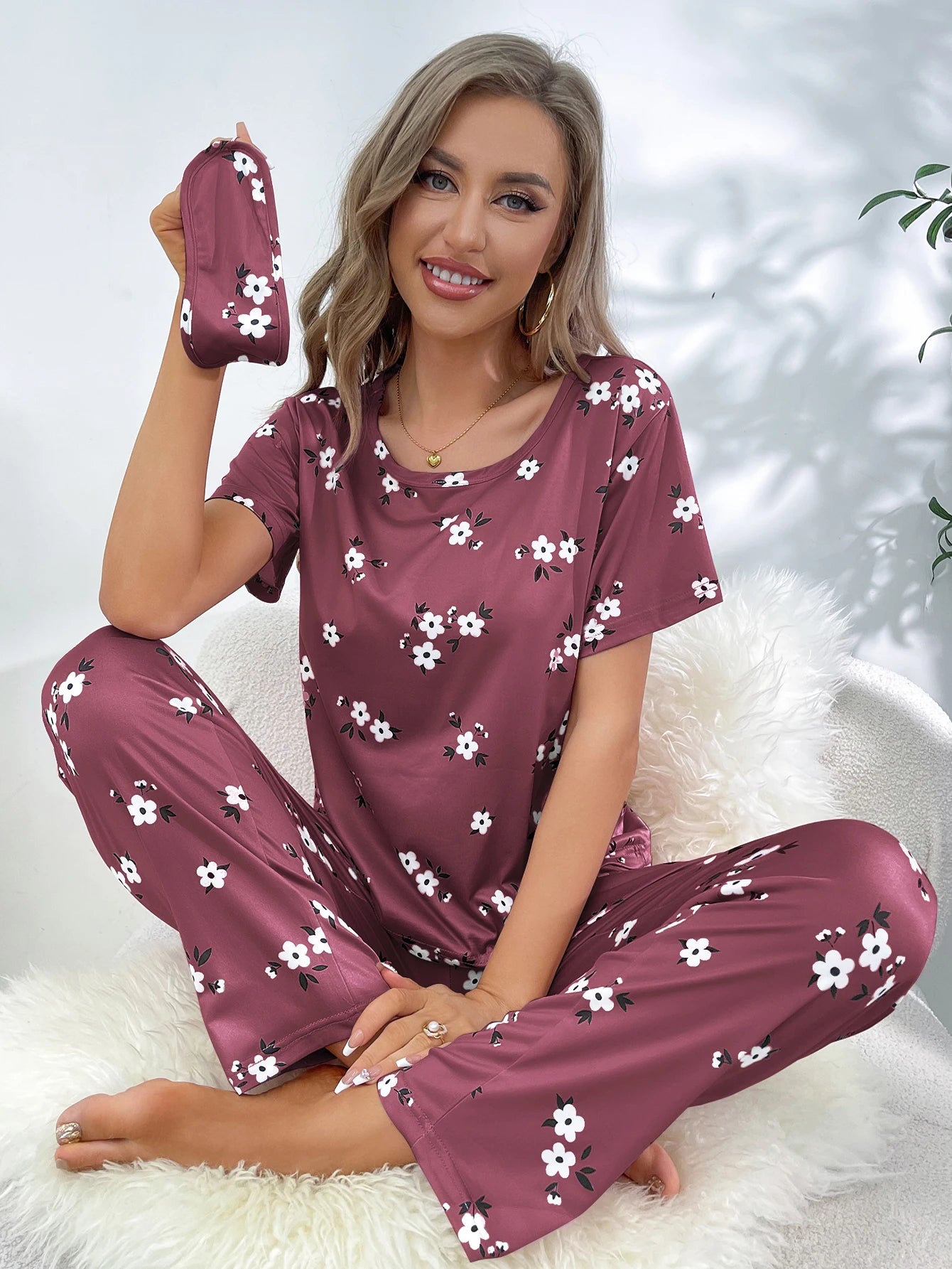 Nouveaux pyjamas à manches courtes pour femmes, vêtements de maison, motif d'amour, décontractés et confortables