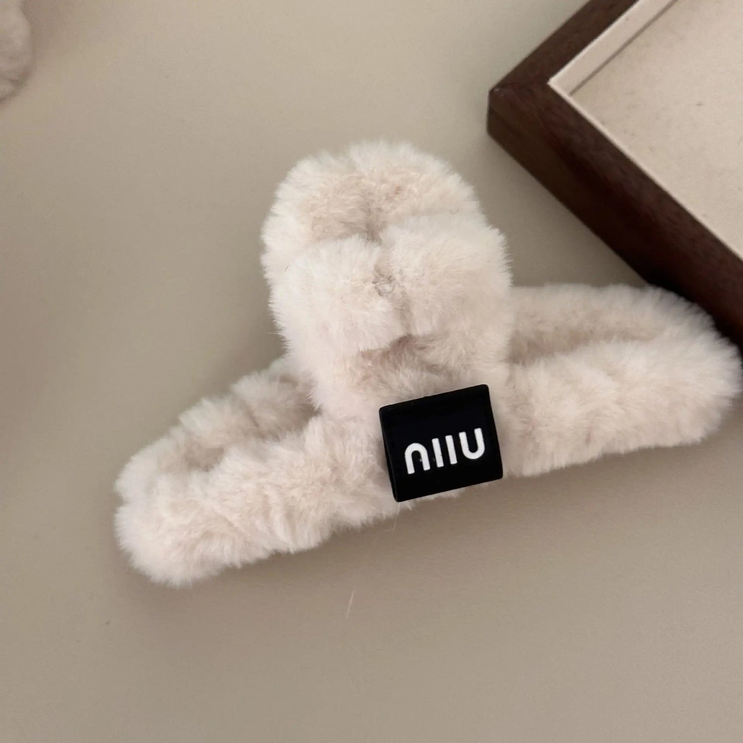 Autumn and winter new Mao Mao grab clip crab clip plush plus size hairpin back head plate hairpin coffee hair grab clip female