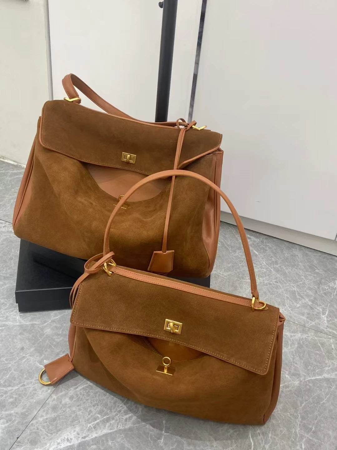 2024 Autumn/winter Frosted Leather Tote Bag with Lock Buckle Underarm Bag Single Shoulder Crossbody Bag