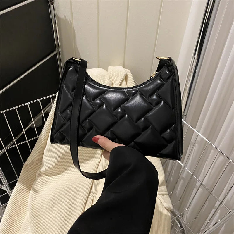 Retro Fashion Underarm Bag Niche Portable Leather Shoulder Bag For Women High-End Texture Solid Color Crescent Handbags 2023 New