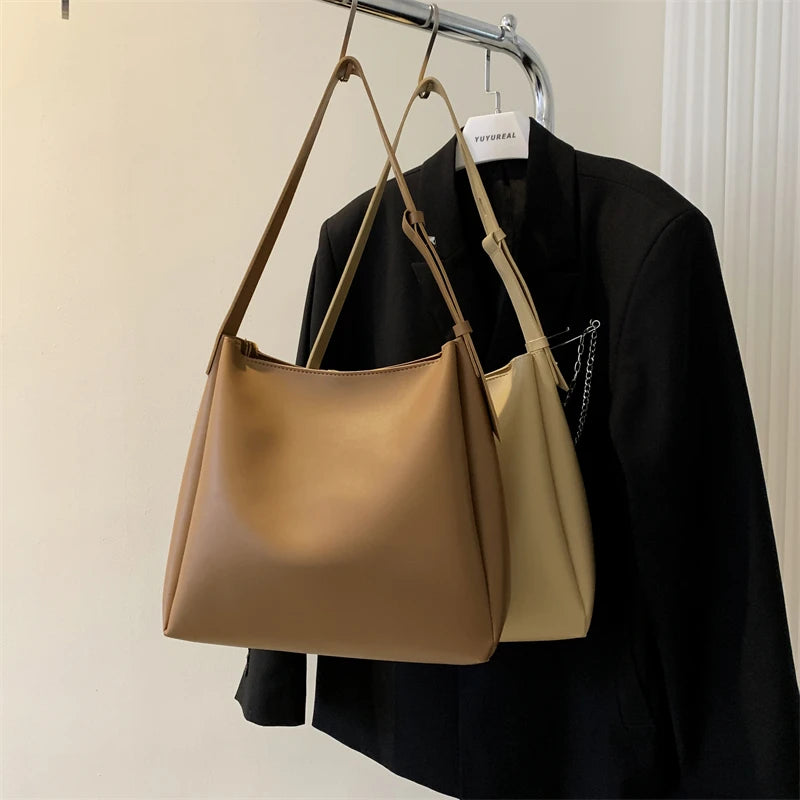 LEFTSIDE Fashion Leather Tote Bag For Women 2023 Tend Female Simple Large High Capacity Shoulder Side Bag Handbags And Purses