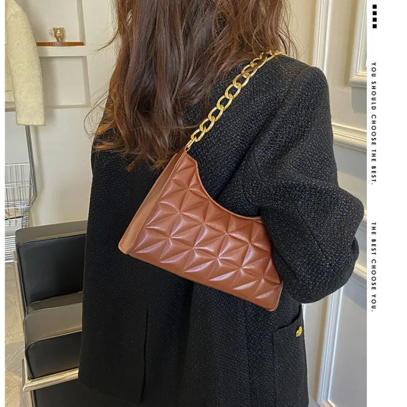 2023 New Women's Diamond Pattern Shoulder Bag Trend Chain Underarm Bag Fashion Texture Solid Color Handbag Female Shopping Bag