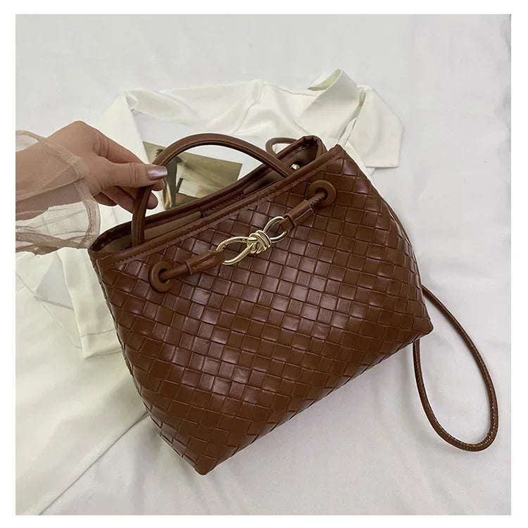 High end, large capacity handbag, women's simple woven bag, practical and versatile single shoulder crossbody bag