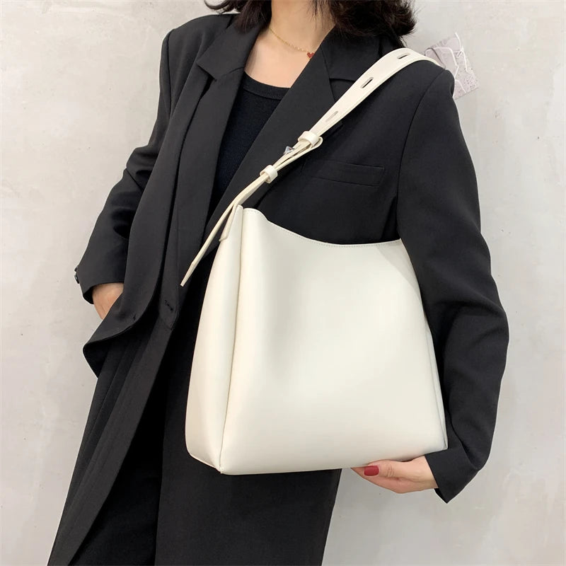 LEFTSIDE Fashion Leather Tote Bag For Women 2023 Tend Female Simple Large High Capacity Shoulder Side Bag Handbags And Purses