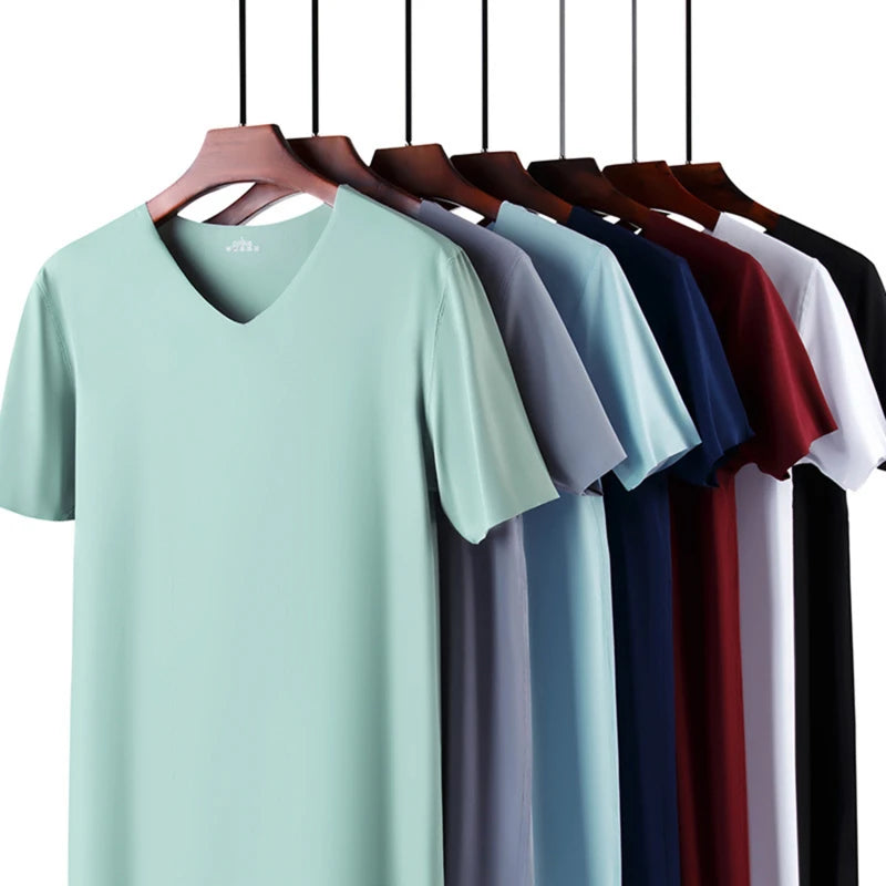 2024 T-shirt à manches courtes en soie glacée pour homme sans trace de couleur unie d'été Slim col en V sans couture à manches courtes