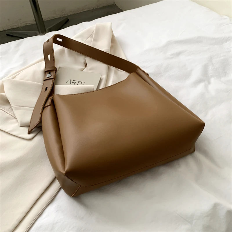 LEFTSIDE Fashion Leather Tote Bag For Women 2023 Tend Female Simple Large High Capacity Shoulder Side Bag Handbags And Purses