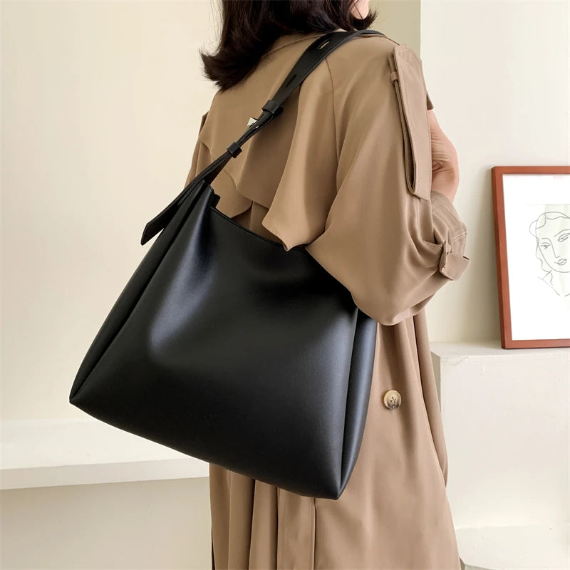 LEFTSIDE Fashion Leather Tote Bag For Women 2023 Tend Female Simple Large High Capacity Shoulder Side Bag Handbags And Purses