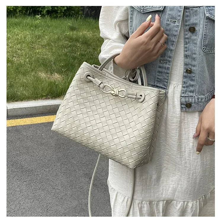 High end, large capacity handbag, women's simple woven bag, practical and versatile single shoulder crossbody bag