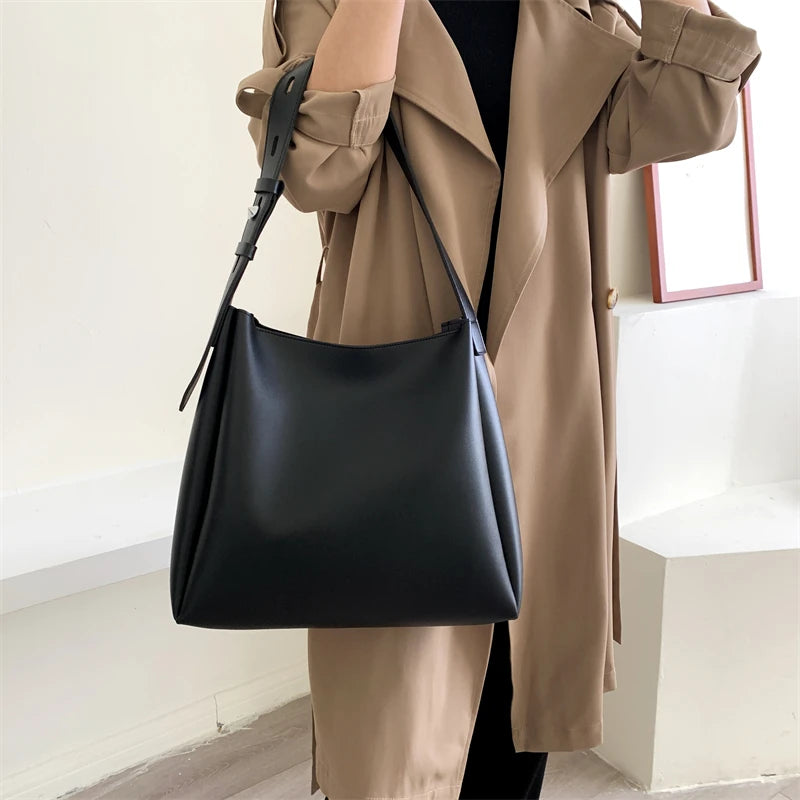 LEFTSIDE Fashion Leather Tote Bag For Women 2023 Tend Female Simple Large High Capacity Shoulder Side Bag Handbags And Purses